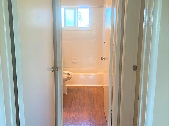 5th image of 125 N Montague Ave #E