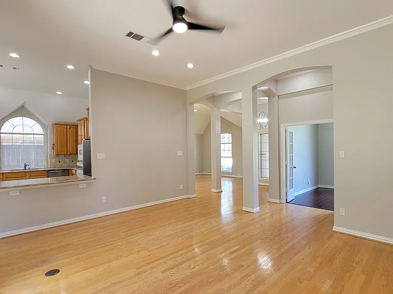 9726 Windy Hollow Dr — Photo 17