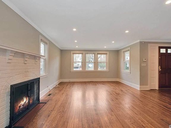 4th image of 43 Fairview Ave