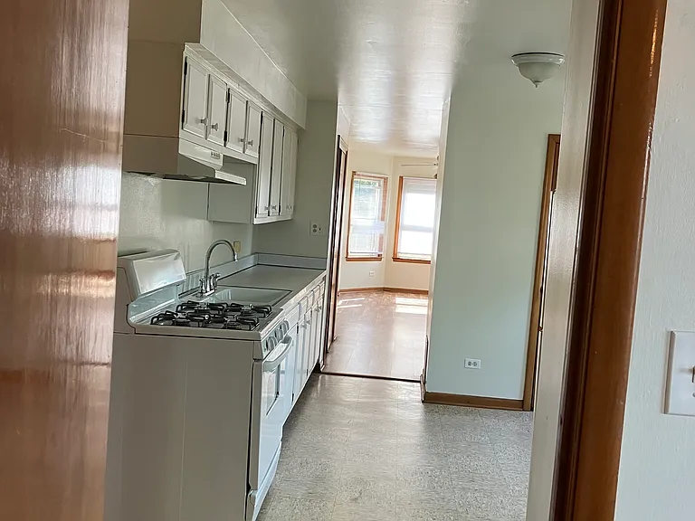 2347 S Oakley Ave #2 — Photo 9