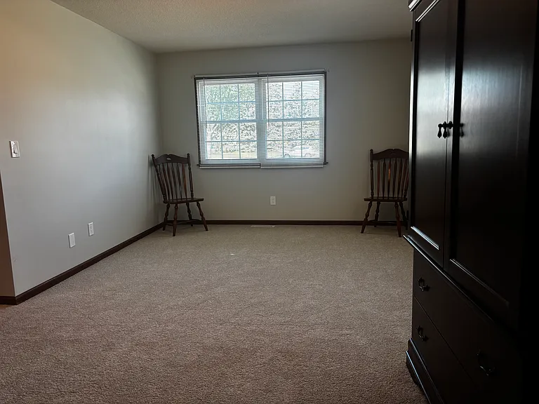 4 Edith Ct — Photo 16