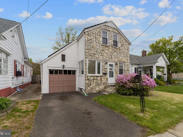 55 Fetter Ave, Hamilton, NJ 08610
