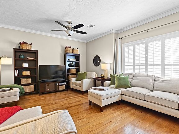 4th image of 1277 N Dean Rd