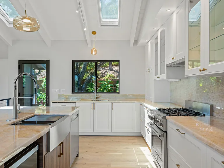 311 Grandview Ave — Photo 46