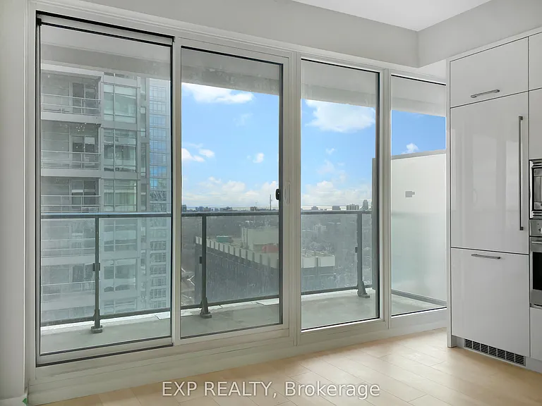 2221 Yonge St #1906 — Photo 11