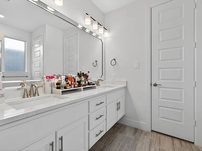 4933 Broadway Dr — Photo 40