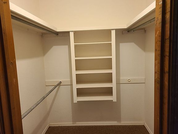 3rd image of 410 SE 3rd St