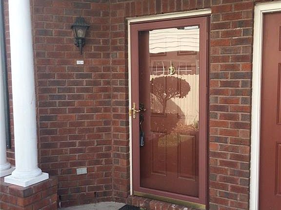 4th image of 5924 Echingham Dr