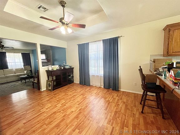 4th image of 1331 E Bryan Ave