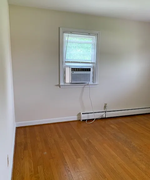 300 Claiborne Ave #4 — Photo 10