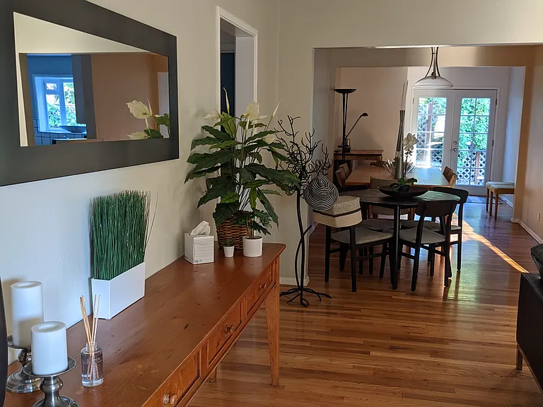 805 Sycamore Dr — Photo 1