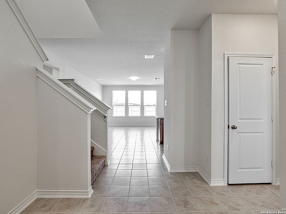 5th image of 2732 San Martin Ln