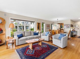 138 Windward Ln, Bristol, RI 02809