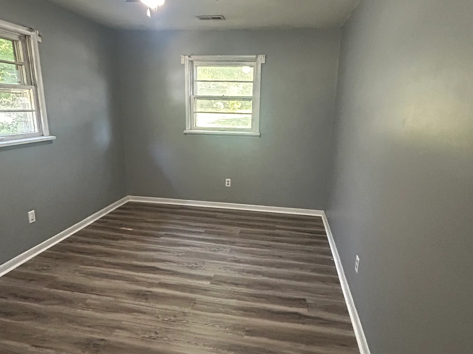 4 Bed 1 Bath Single Family Home For Rent — Photo 2