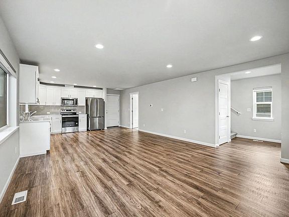 4th image of 14337 100th Ave SE