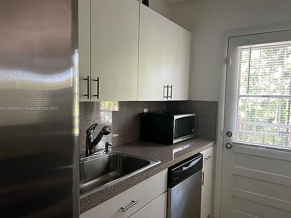 3rd image of 435 NE 121st St APT 203