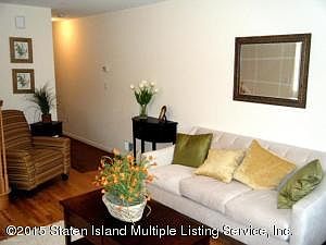 4th image of 200 Dubois Ave #B