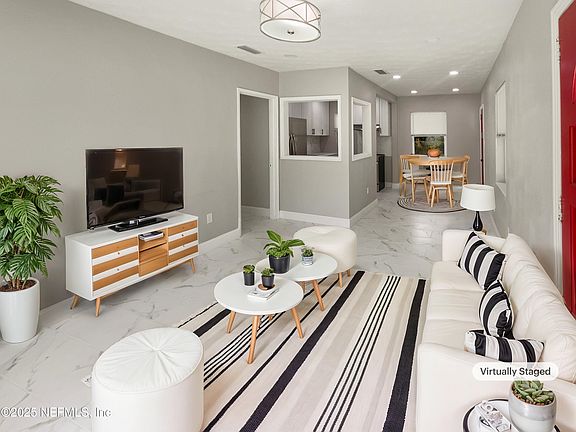2nd image of 135 W 44TH Street