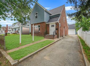 214 Lehrer Ave, Elmont, NY 11003