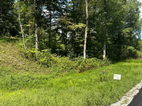 49 Yellowstone Lot Dr, East Bernstadt, KY 40729
