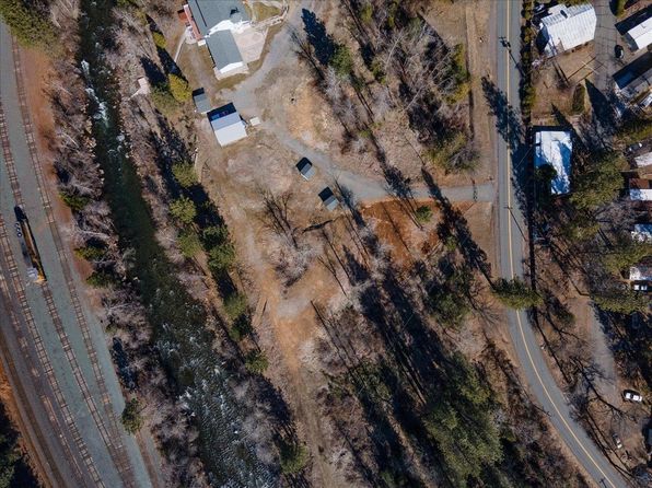 941 S 1st St, Dunsmuir, CA 96025