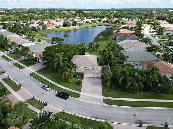 3rd image of 4149 Bahia Isle Cir