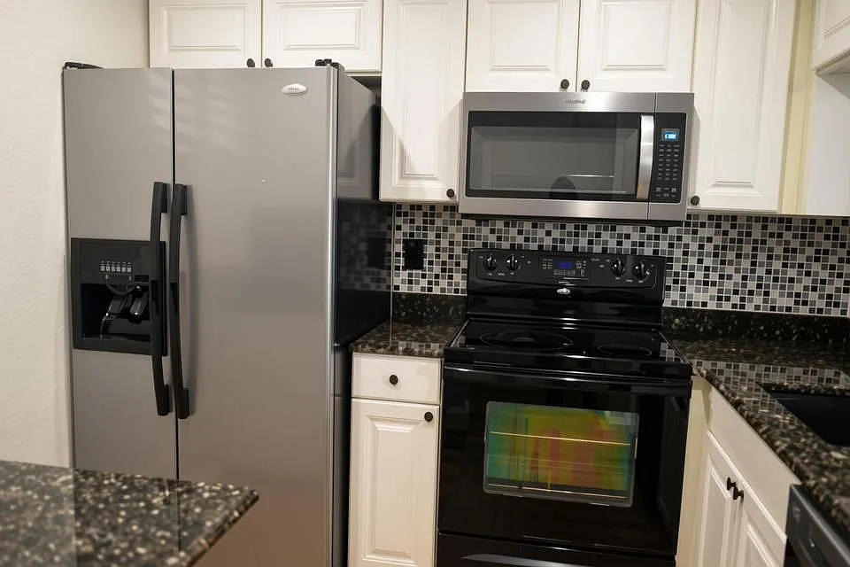 2 bed, 2.0 bath, 970 sqft, $2,200 — Photo 4