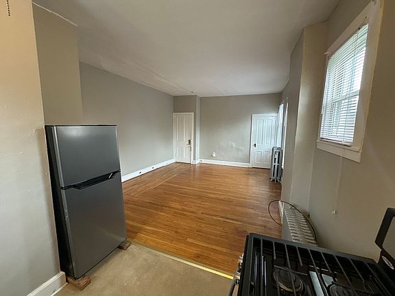 5th image of 304 W 6th Ave #314-B