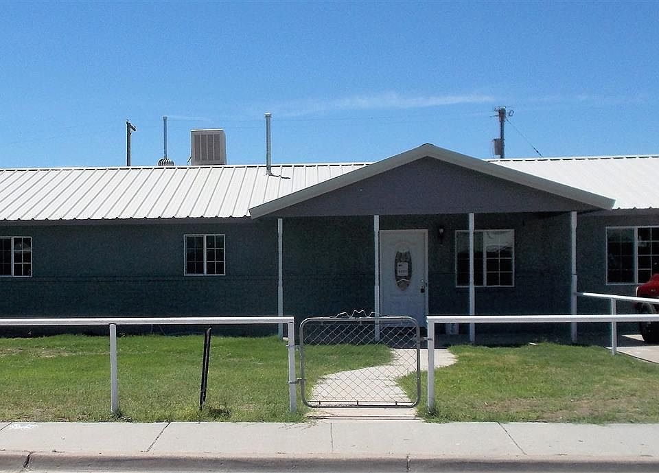 1st image of 903 W Cannon Ave