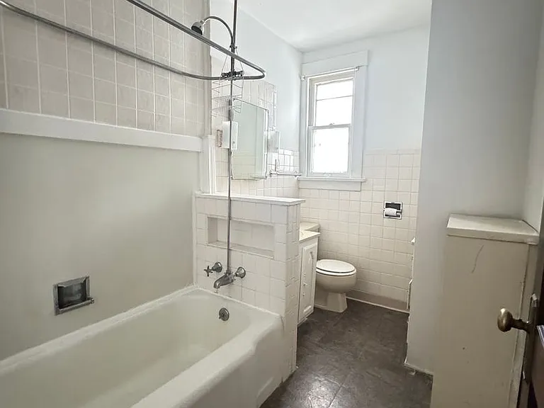 2224 Iowa St — Photo 3