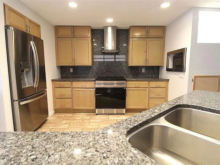 5521 Yorkshire Way — Photo 13