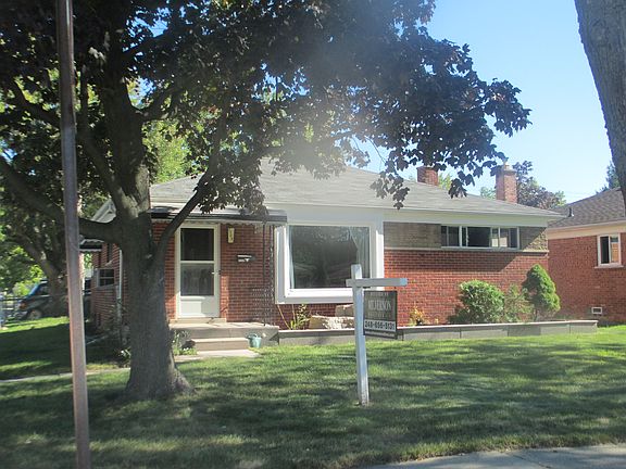 5th image of 23001 Playview St