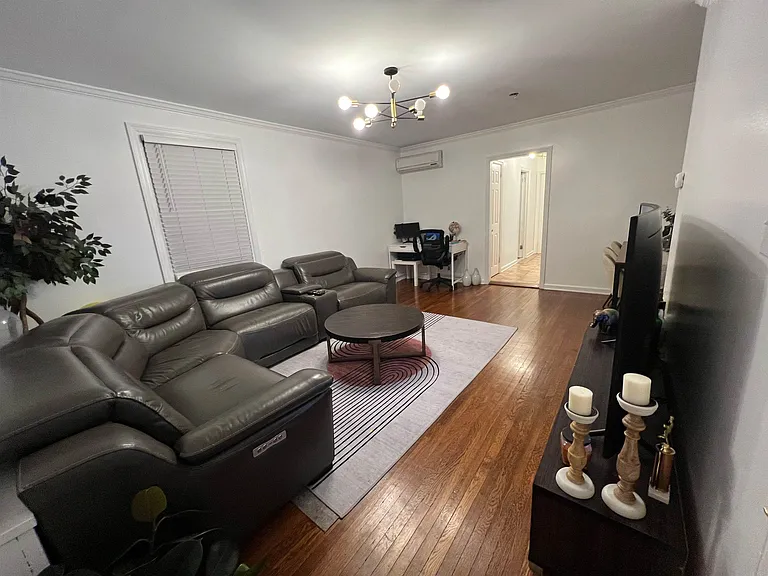 11 Beverly Pl #1 — Photo 8