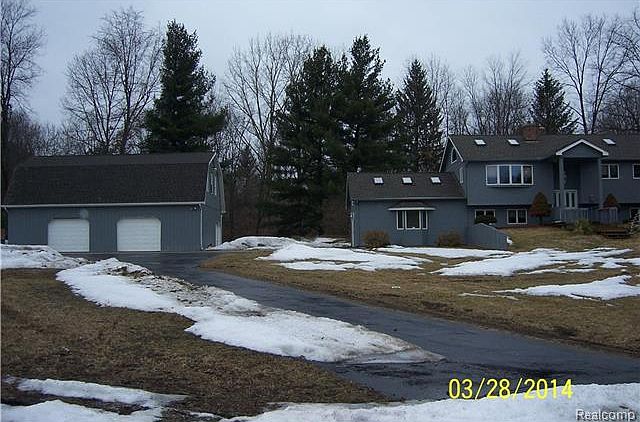 2nd image of 3190 Adams Rd