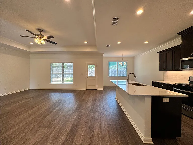 3704-3784 Cottage Park Cir — Photo 12