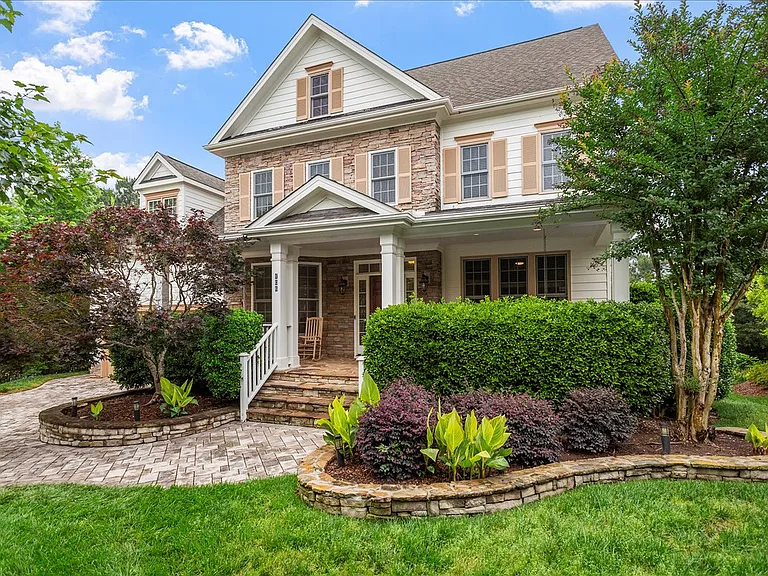 106 Grannon Ct — Photo 4