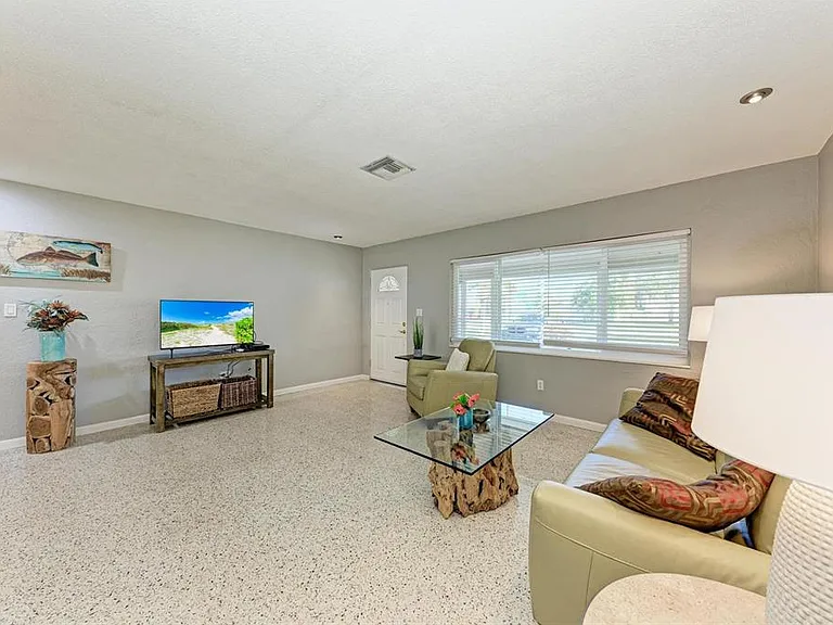 6000 Bayou Grande Blvd NE — Photo 8