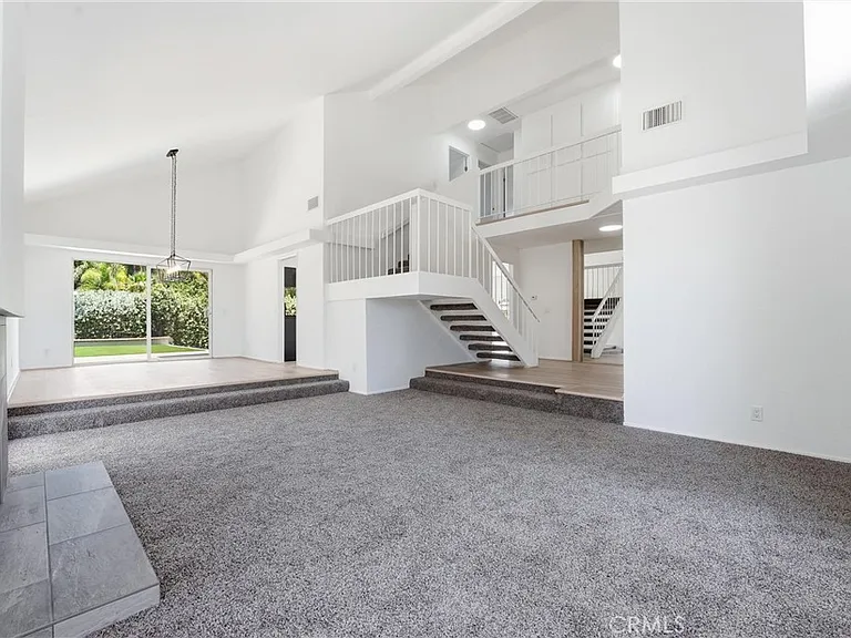 845 Woodcrest Ave — Photo 6
