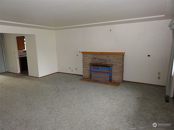 2nd image of 10402 Montrose Avenue SW