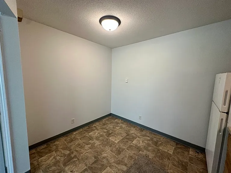 1450 Meadowview Dr #10 — Photo 5