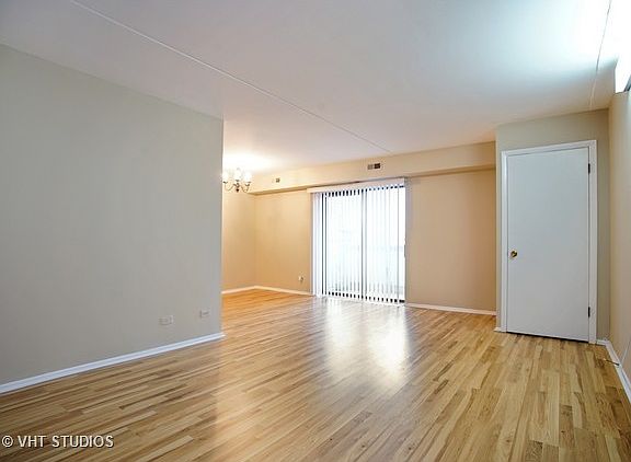 2nd image of 1460 Fairlane Dr APT 415