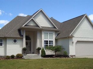 7737 Carriage Ln #94, Stanwood, MI 49346