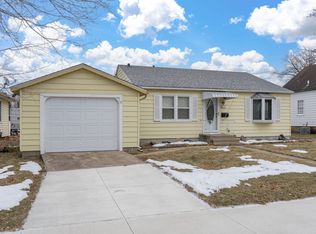 617 3rd St NE, Montgomery, MN 56069