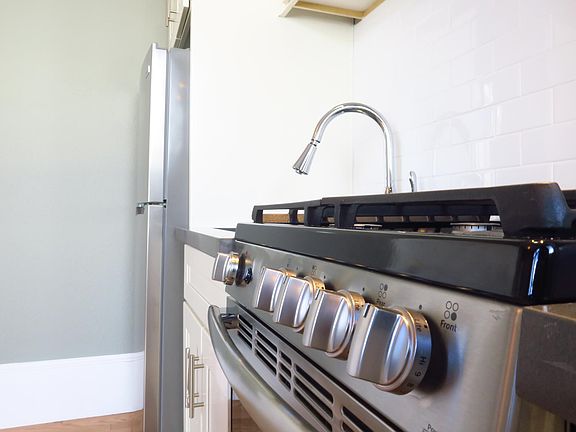 3rd image of 65 Guerrero St APT 4