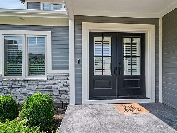 2nd image of 5999 N Oak Creek Ct