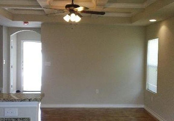 4th image of 4930 Flipper Dr