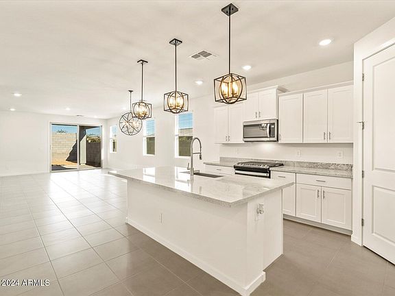 4th image of 17402 W SANNA Street