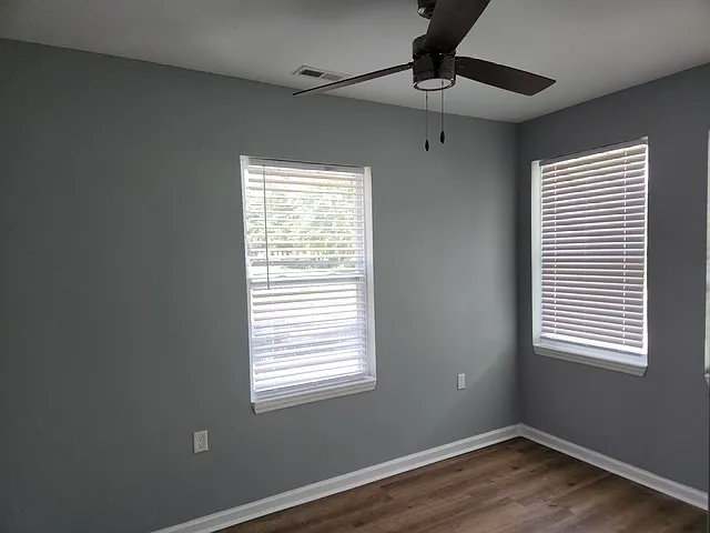 3 bed, 982 sqft, $1,200 — Photo 2
