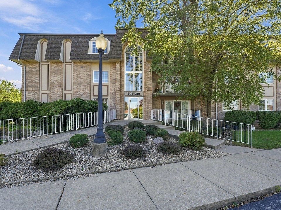 1st image of 206 Swan Dr #2B