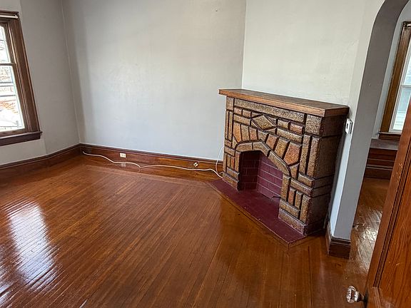 3rd image of 259 Breckenridge St